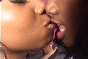 Candace And Nyomi Make Each Other Cum